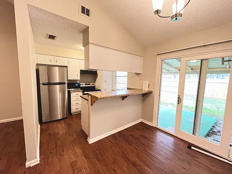 1205 Glenda Dr — Photo 7