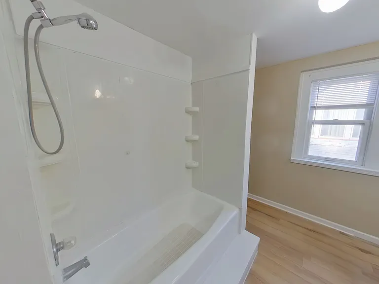 207 S Erie Ave — Photo 14