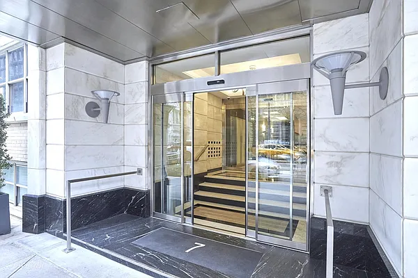 Sold by Corcoran | media 24