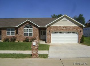 2221 Madero Dr, Belleville, IL 62221
