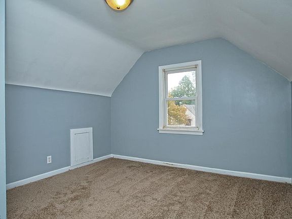 3rd image of 20011 Sunset Dr