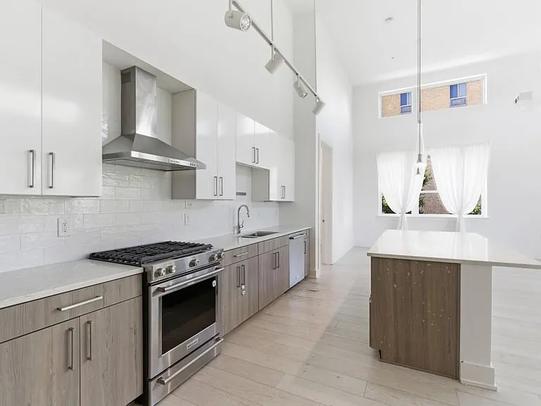 775 Juniper St #619 — Photo 11