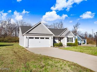103 Whistle Stop Ln, Smithfield, NC 27577