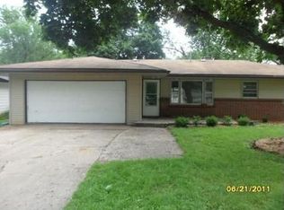 6852 Vesta Dr, Rockford, IL 61109
