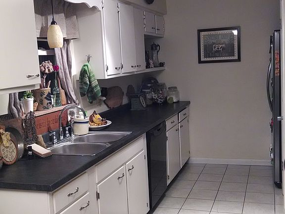 4th image of 29 Paradise Ln