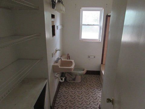 4th image of 1011 New Mexico Dr