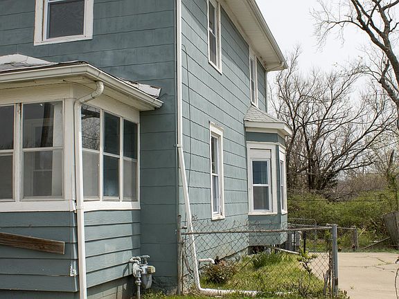 3rd image of 4137 Euclid Ave