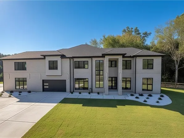 1939 Sunny Hill Rd, Lawrenceville, GA 30043