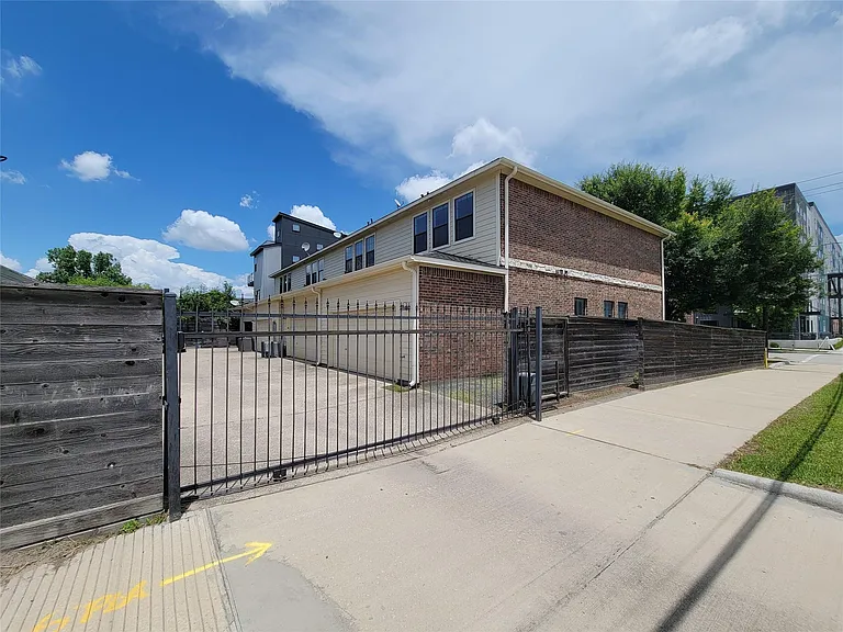 1414 Emancipation Ave #A — Photo 32