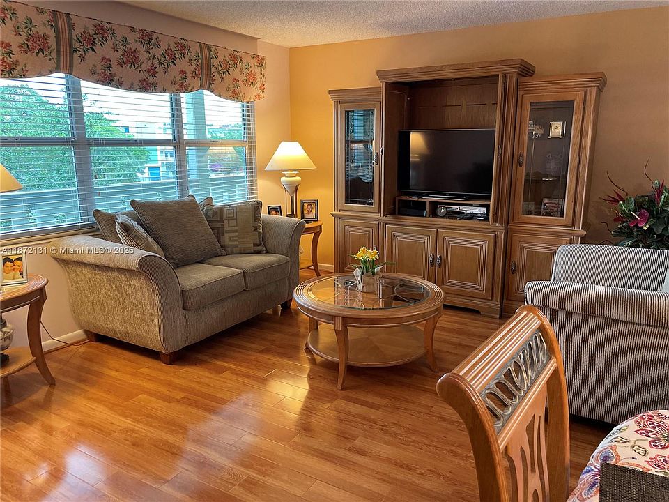 1st image of 3033 Berkshire E #3033-B