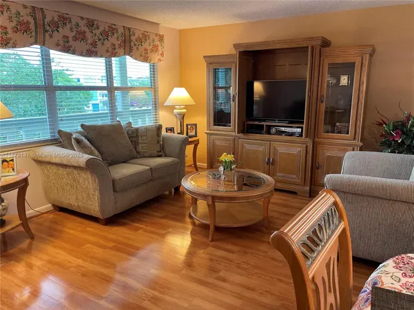 3033 Berkshire E #3033-B, Deerfield Beach, FL 33442