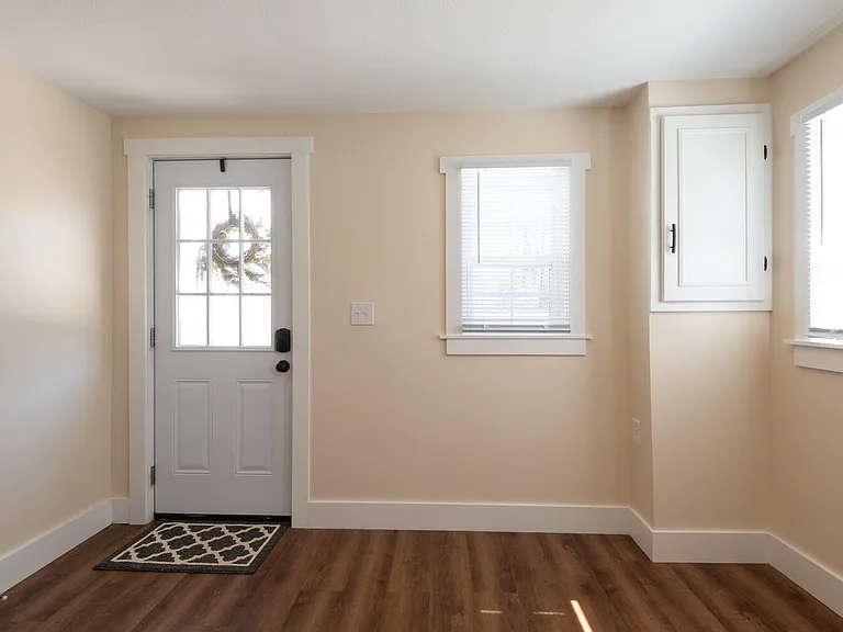 634 N Adams St — Photo 11