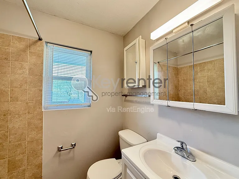 305 Sunrise Ln #C — Photo 4