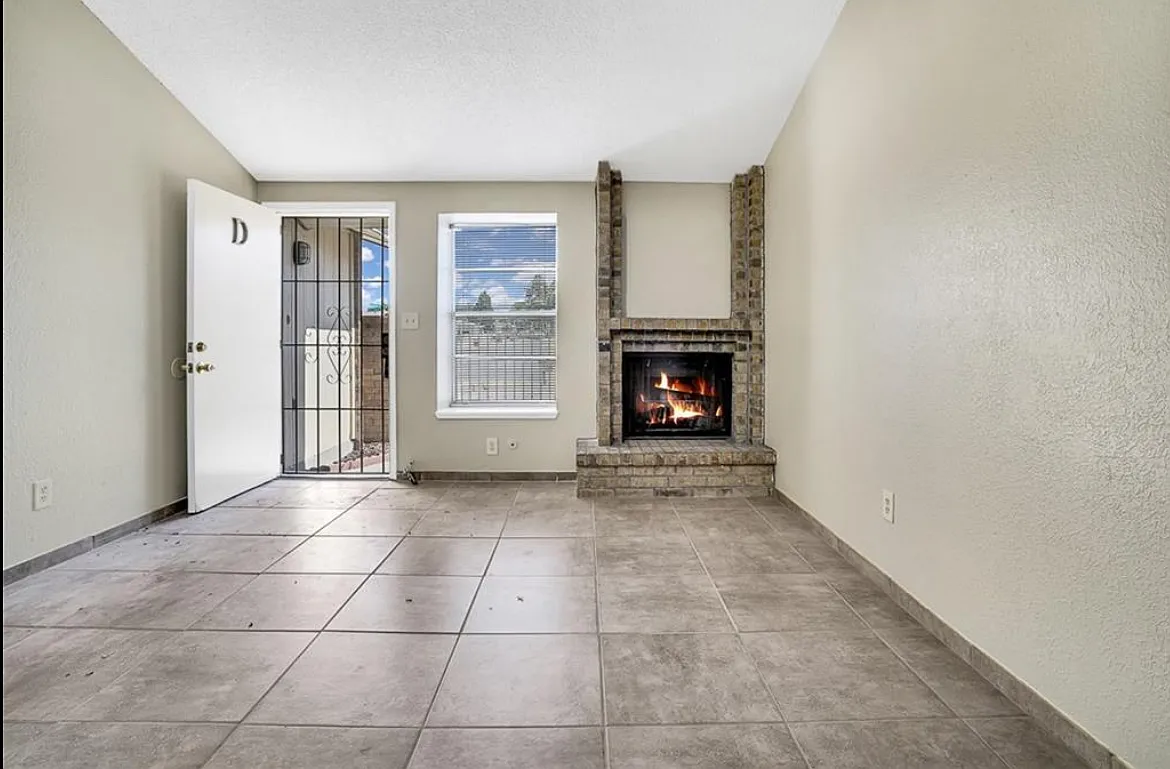 2 bed, 798 sqft, $900 — Photo 3