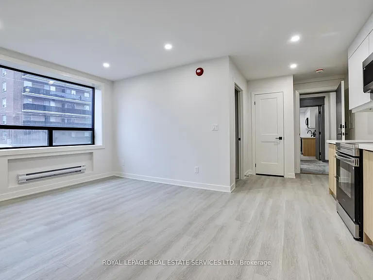 20 Duke St #305 — Photo 36