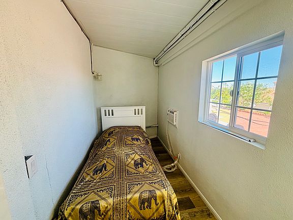 5th image of 318 Sugar Loaf Dr #3