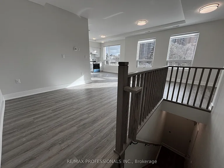 62 Dixfield Dr #123 — Photo 3