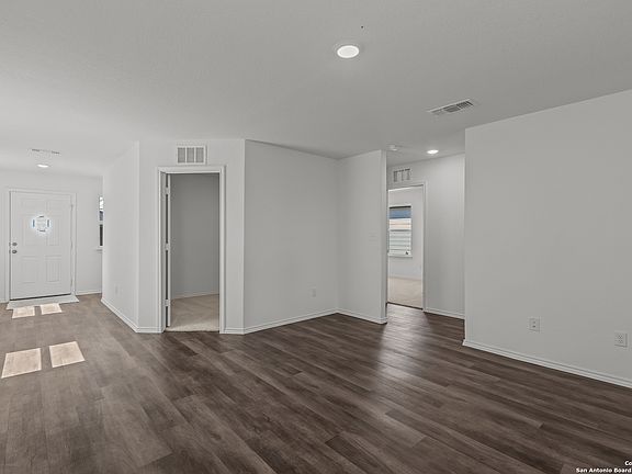 3rd image of 8124 Hamrick Circle