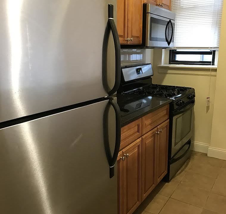 1st image of 2147 E 17th St APT 2J