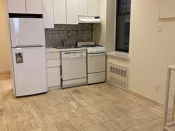 35 W 65th St APT 1C, New York, NY 10023