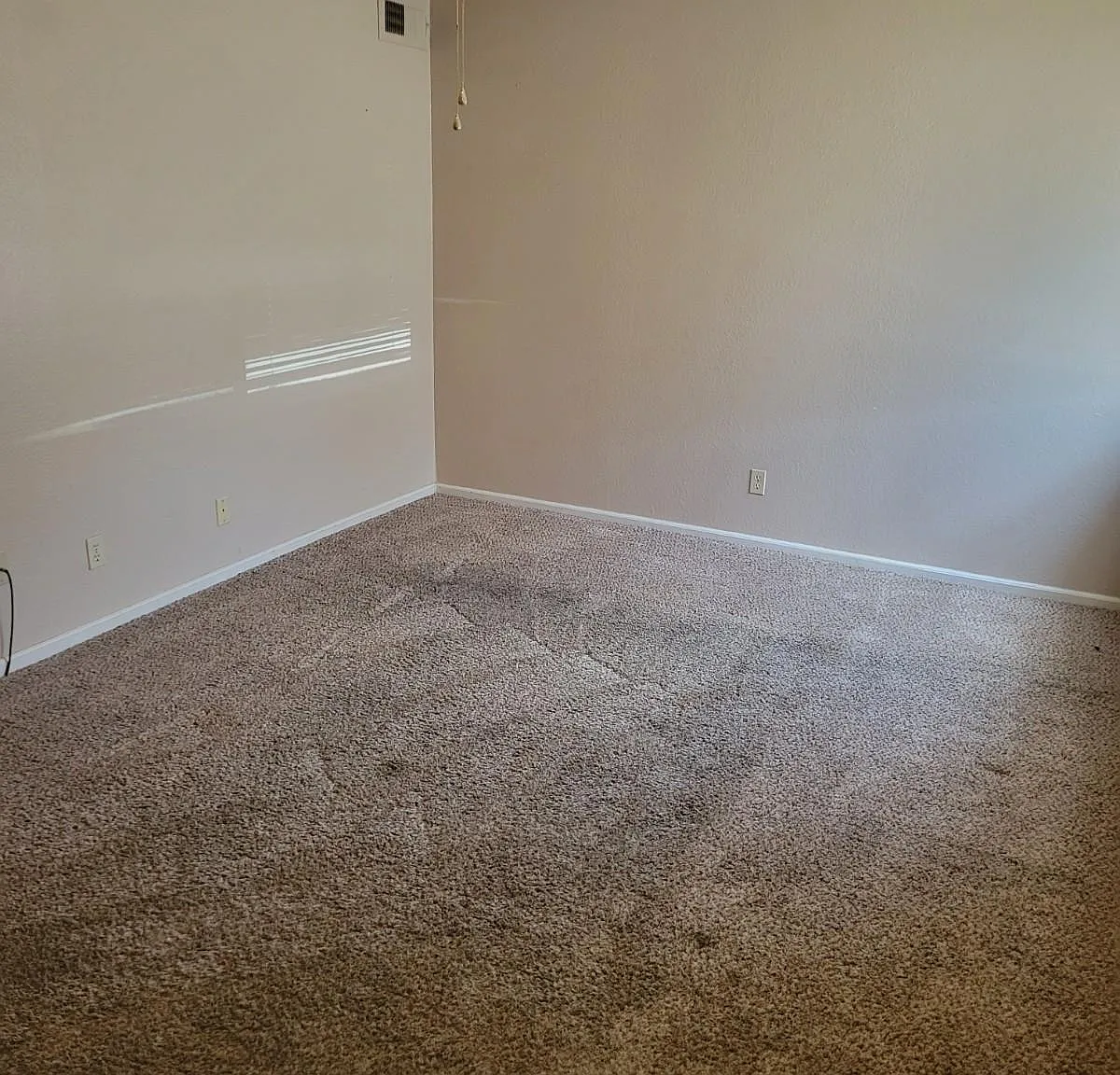 2 bed, 1.5 bath, 1038 sqft, $1,000 — Photo 4
