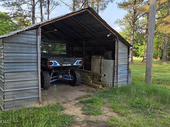 4th image of 4845 Cayuga Rd