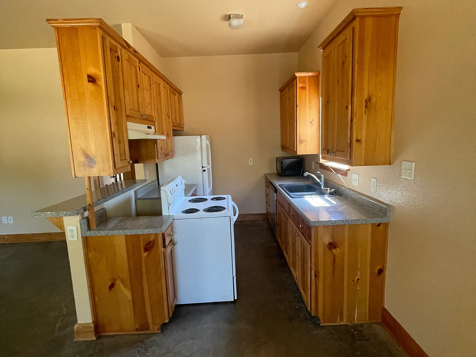 3 bed, 1180 sqft, $1,750 — Photo 3