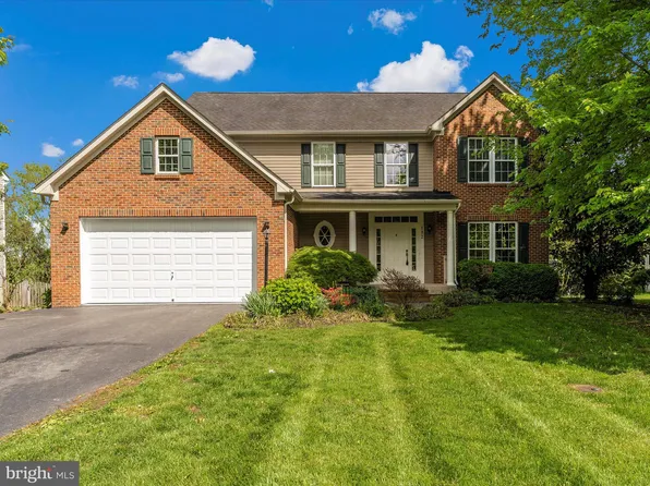 182 Maddex Square Dr, Shepherdstown, WV 25443