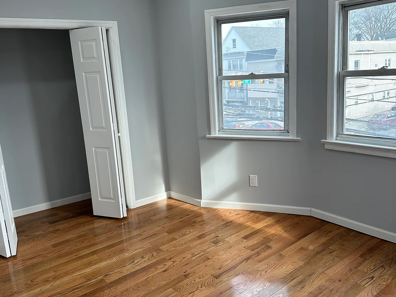 3 bed, $2,050 — Photo 3