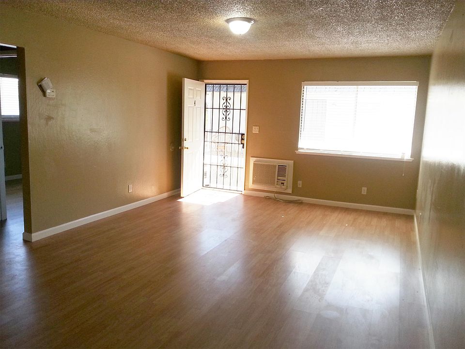2nd image of 1116 W 5th St APT 4