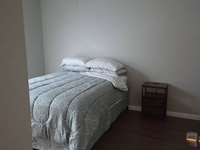 Gale Dr — Photo 11