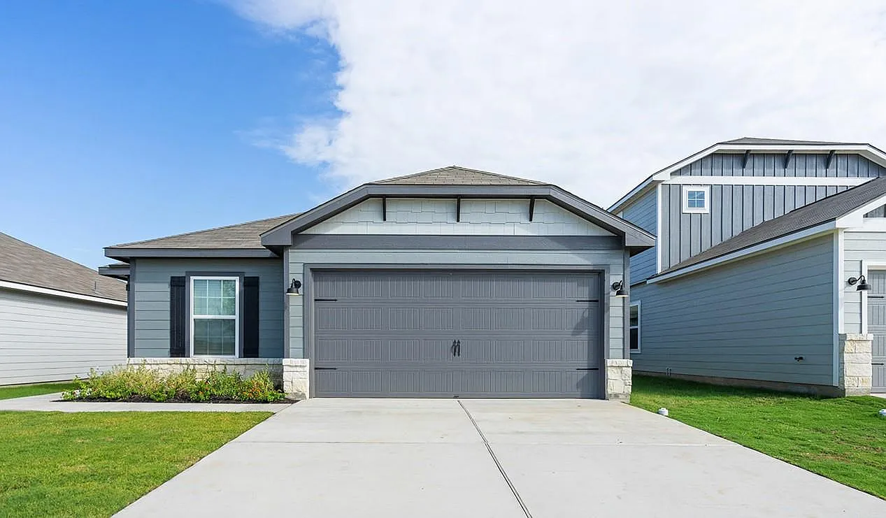 4 bed, 2.0 bath, 1799 sqft, $2,505 — Photo 1