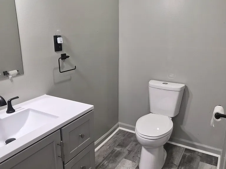 2228 Lutz Ave — Photo 9