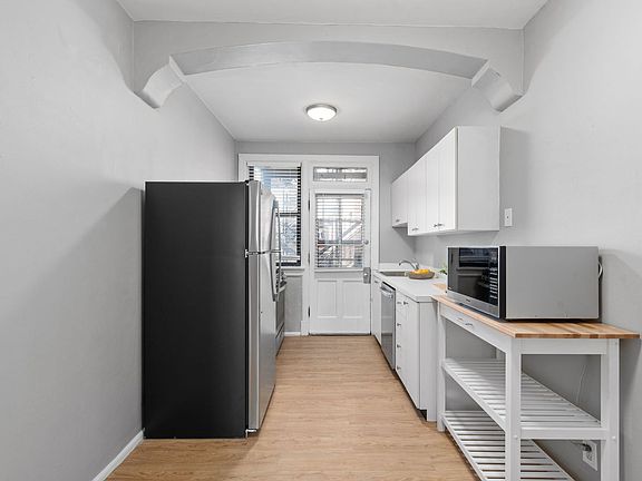 5th image of 6216 Northwood Ave APT 2