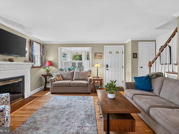 5th image of 1672 Hardwick Rd