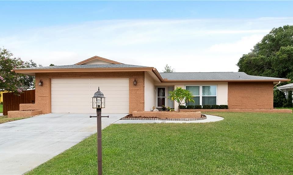 1st image of 2076 Hillwood Dr