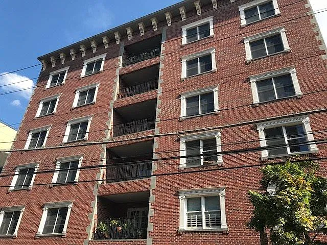 1031 Clinton St #3A — Photo 15