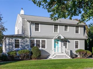 12 Flower Ave, Madison, CT 06443
