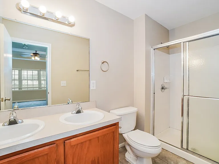 807 Summerville Dr — Photo 14