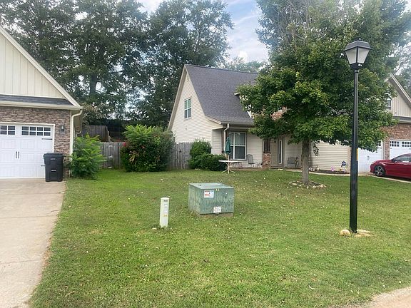 2nd image of 1023 Blythwood Dr