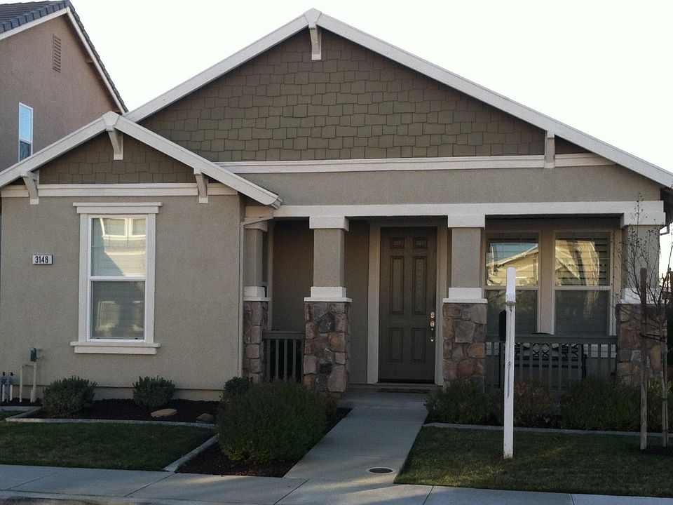 3148 Noah Blomquist front of house