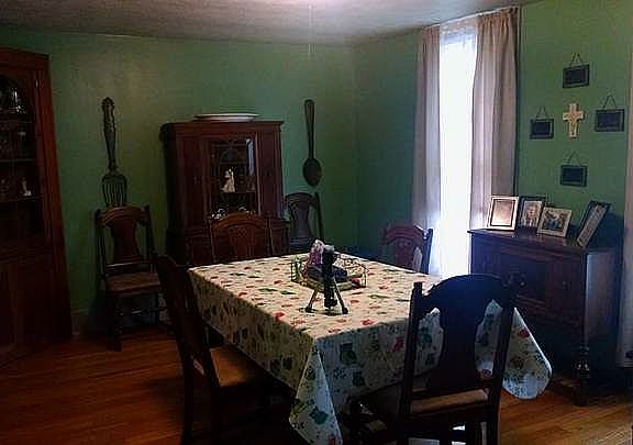 3rd image of 142 Church St
