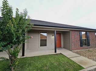 5151 Garland Dr #B, Lake Charles, LA 70605