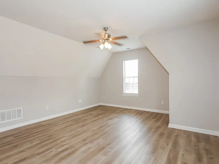 80 Tate Dr — Photo 15