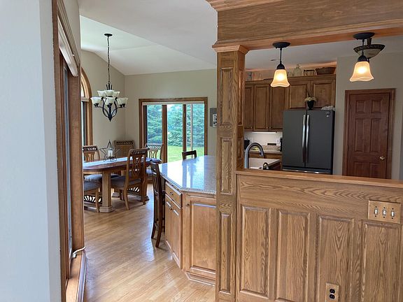 4th image of N76W24644 Ridgefield Dr
