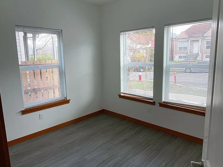 1205 N Garden St — Photo 28