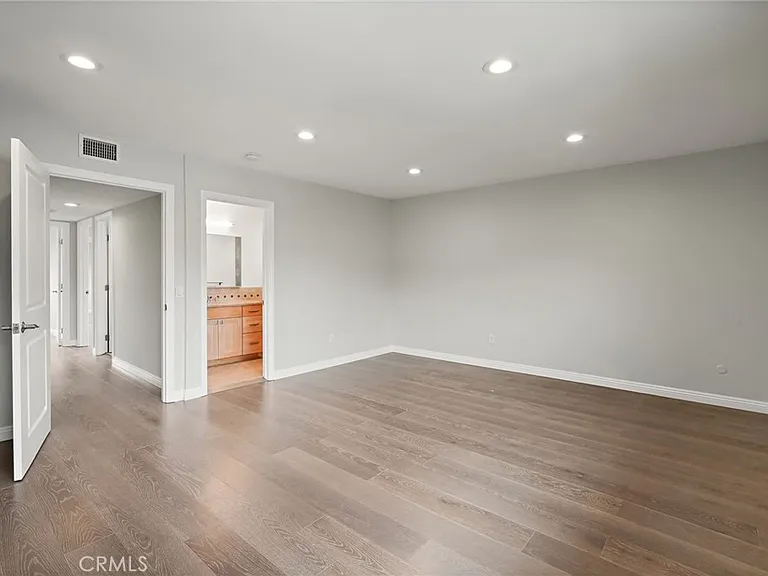 6215 Hesperia Ave — Photo 21