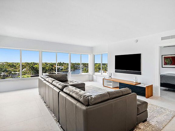 4th image of 1000 Lowry Street #6b