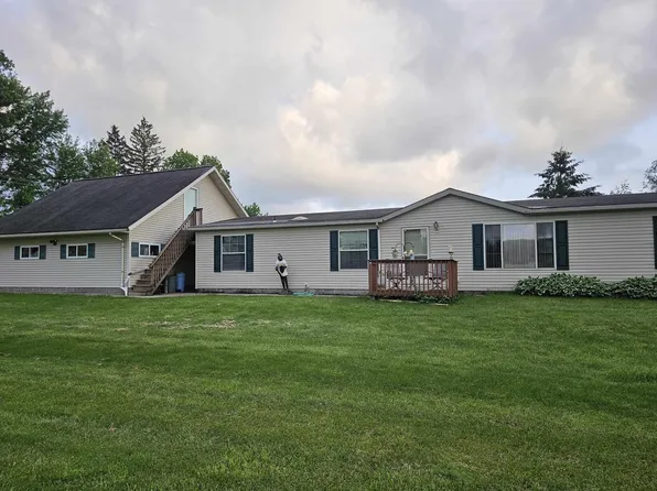 207 Chestnut Drive, Elroy, WI 53929