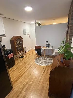 Rented by MOTION New York | media 9